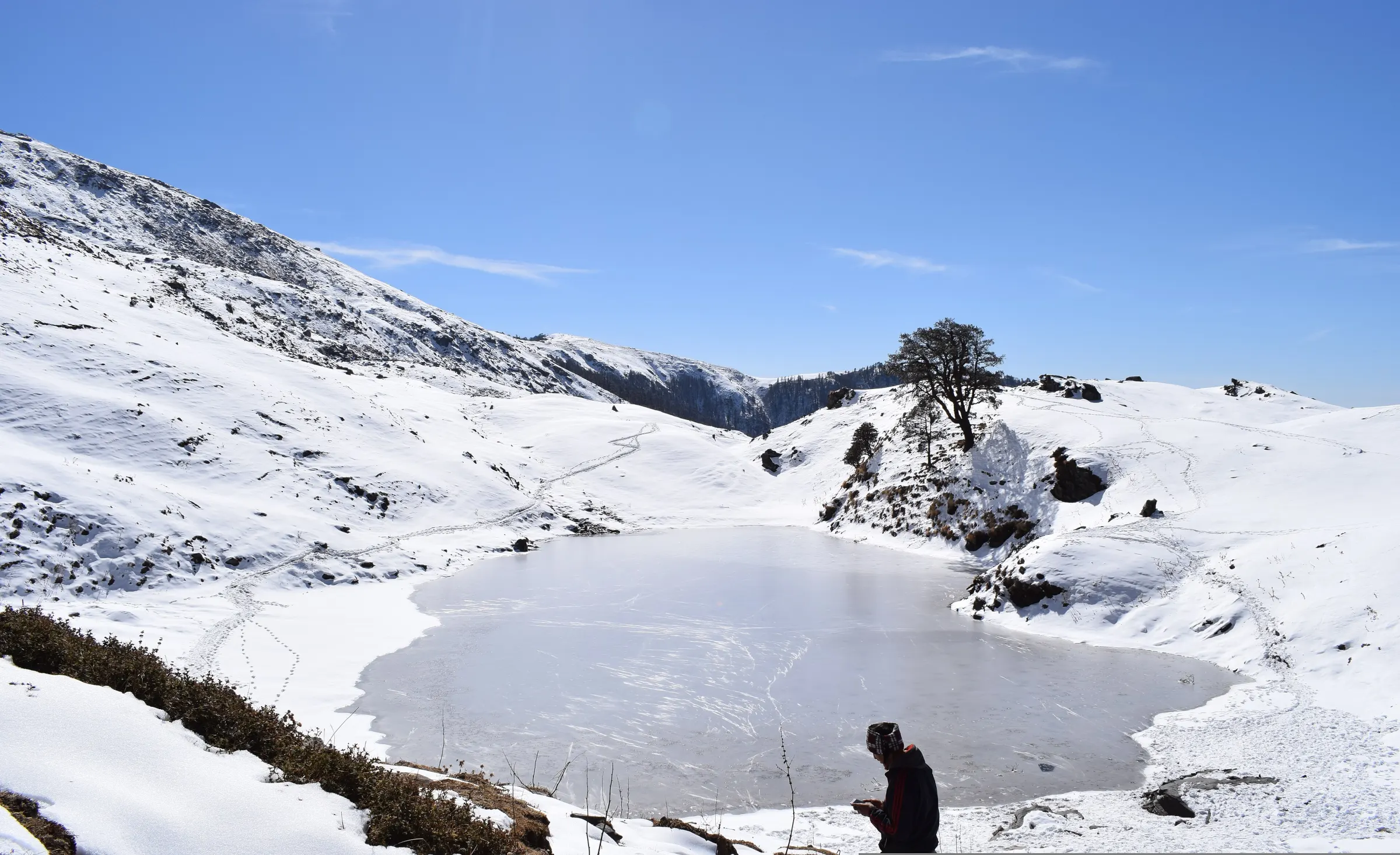 Snow-covered ridge and Garhwal peaks on the Brahmatal trek